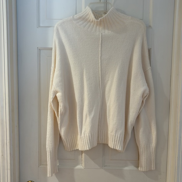 Free People Ivory Vancouver Turtleneck XS NWT - Picture 4 of 5